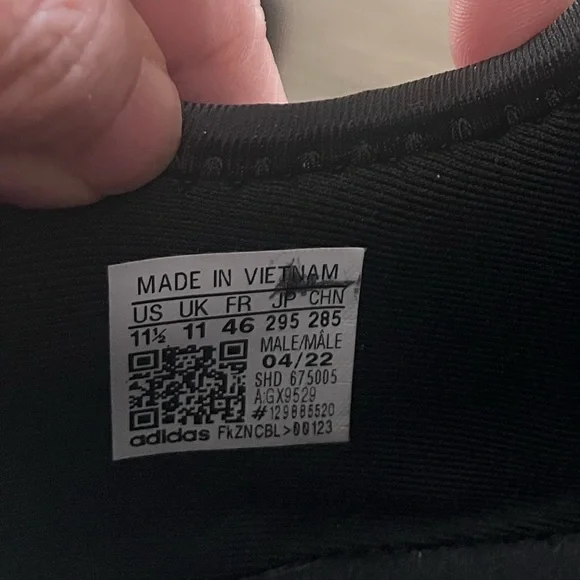 Authentic Adidas NMD R1 Men’s Sneakers
 size 11 1/2 - Picture 7 of 7